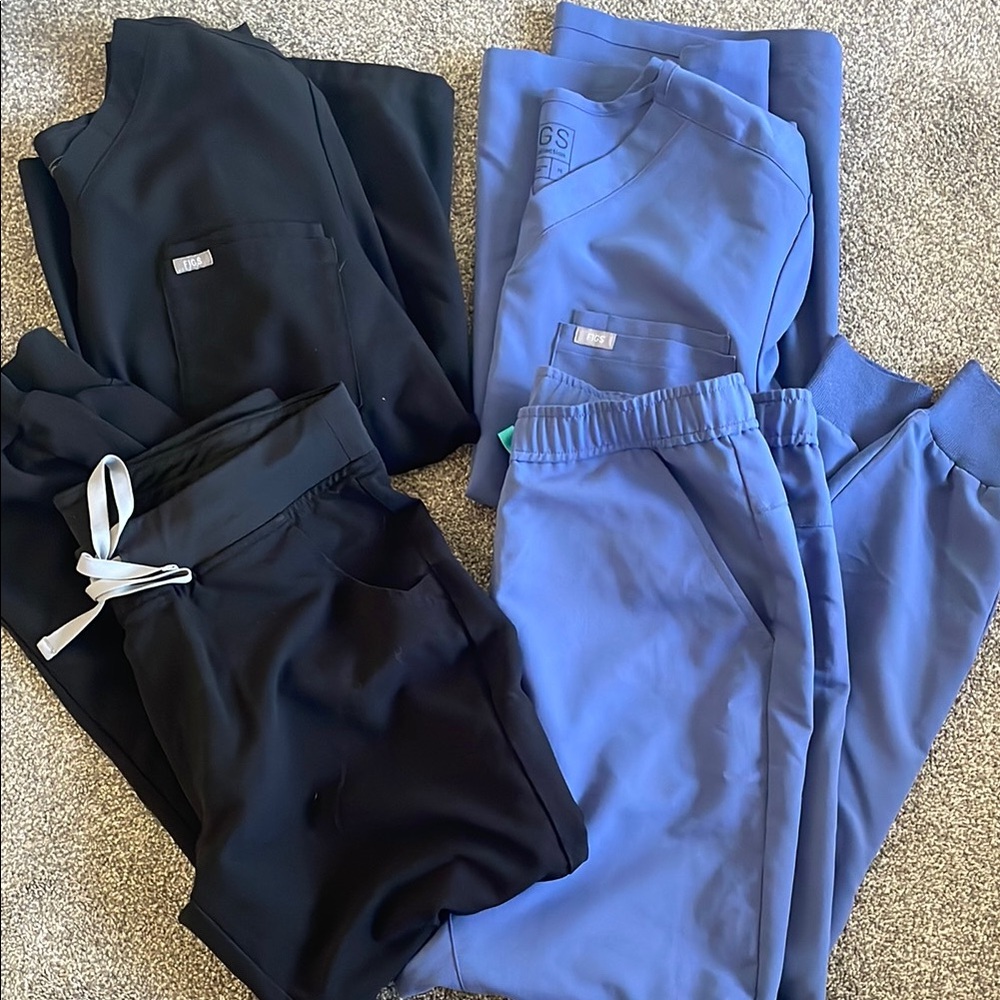 Men’s FIGS Scrubs -2 pairs